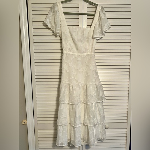 Lulu's White Tiered Floral Midi Dress Flutter Sleeves Tie Back Open Back Sz S - Picture 4 of 9